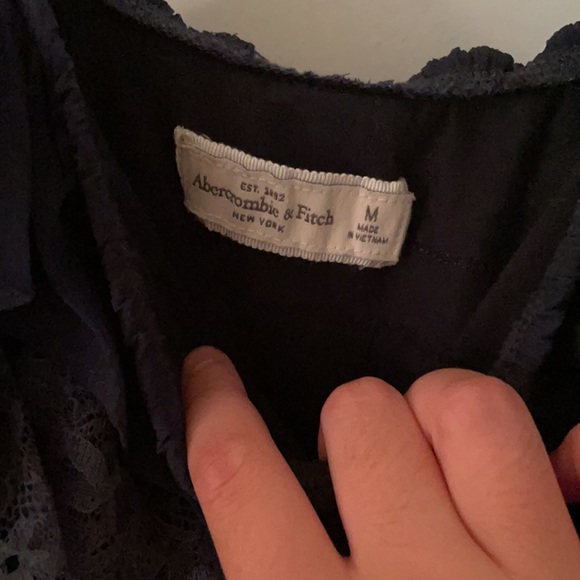 ABERCROMBIE & FITCH TOP - Picture 4 of 4